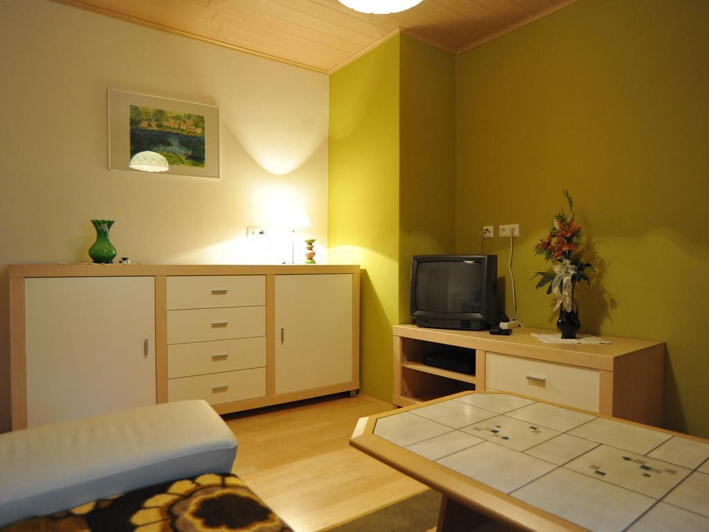 Ferienhaus Nickl Вайсбриах Стая снимка